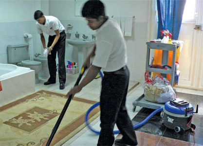 شركات تنظيف بالساعات في دبي